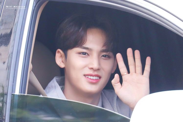  a thread of mingyu opening his car window for carats  