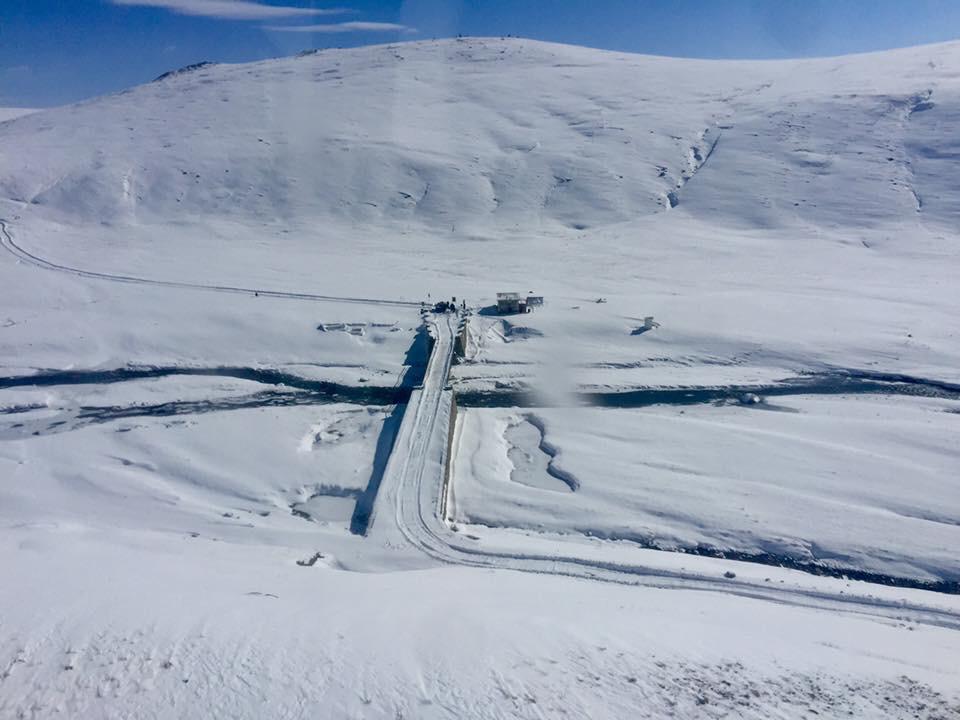 PakinFrance's tweet photo. A bridge in Deosai plains of #GilgitBaltistan ❄️☃️🎿🇵🇰 #BeautifulPakistan https://t.co/woouYIJbOH