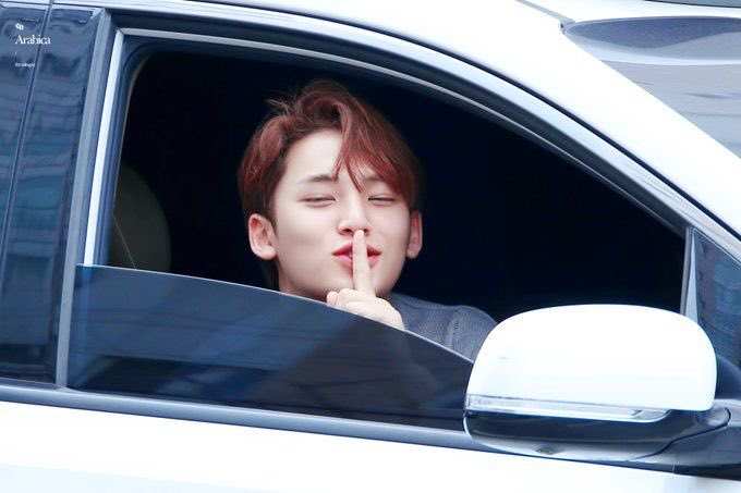  a thread of mingyu opening his car window for carats  