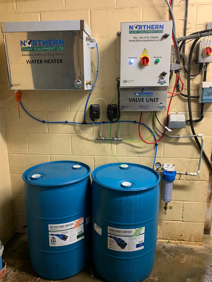 🚨 System Install 🚨

Air Sanicleanse TeatScrubber 

Country- UK
Parlour - Swingover 20
Herd size - 250
Milkings per day - x 2

Reduce labour 💪🏼
Reduce time ⏰ 
Reduce costs 💰 
Improve teat and udder health 💉

Happy Cows 🐮 = Happy Farmers 👩‍🌾