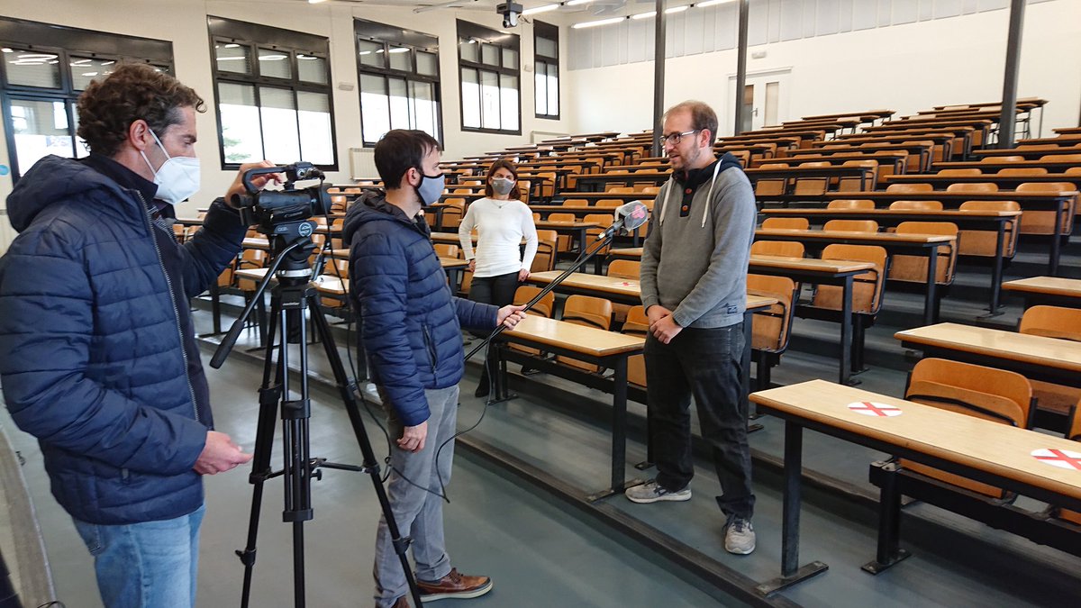 ESEIAAT - UPC (@eseiaat_upc) on Twitter photo Avui els amics de <a href="/CanalTerrassa/">Canal Terrassa</a> han vingut a entrevistar els nostres investigadors <a href="/MarcelMacarulla/">Marcel Macarulla</a> i <a href="/nforcadam/">Nuria Forcada</a> sobre el treball d'anàlissi de la qualitat de l'aire i el confort tèrmic a les nostres aules Avui els amics de <a href="/CanalTerrassa/">Canal Terrassa</a> han vingut a entrevistar els nostres investigadors <a href="/MarcelMacarulla/">Marcel Macarulla</a> i <a href="/nforcadam/">Nuria Forcada</a> sobre el treball d'anàlissi de la qualitat de l'aire i el confort tèrmic a les nostres aules