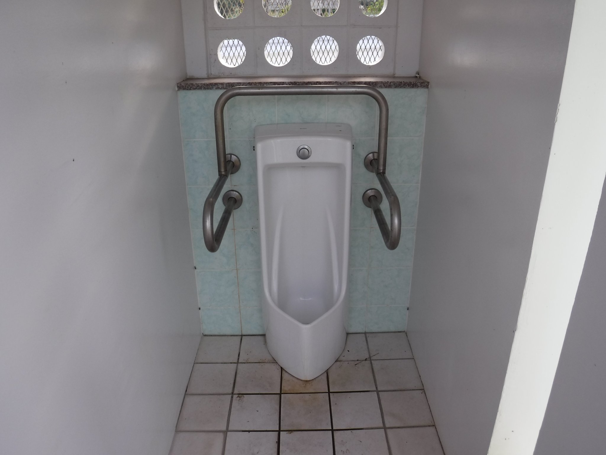 TOTO プッシュボタン小便器　UJ300CV トイレ TOTO プッシュボタン小便器 UJ300CV トイレ - メルカリ