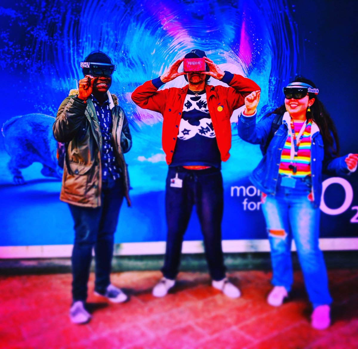 jamesemarks's tweet photo. Luciana & @GoGenieMo sky full of multi-dimensional brainwaves ⚛️☯️🌈 @BrainAnalyser
Coming soon to @scifilondon 20th Anniversary in Cyberspace #HackstockVI with a spatial social-cast #Talkaoke special inspired by @2000_mondo @thepeopletweet #DIY #PlayLabZ #PsychFi #FreekPixels https://t.co/0o5saJFX21