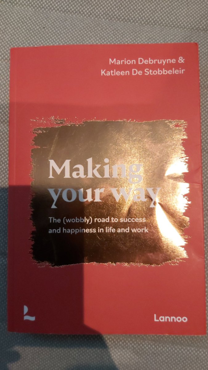 AlexiaBertrand_'s tweet photo. Puisque l'heure est aux conseils lecture & l'esprit de Noël @jdceulaer, je vs recommande #MakingYourWay de @MarionDebruyne & @kdestobbeleir sr la quête du succès et du bonheur. Comme cité par ces 2 femmes d'exception "Be yourself, everybody else is already taken" (Wilde) #LeesTip https://t.co/RecGm9uvi7