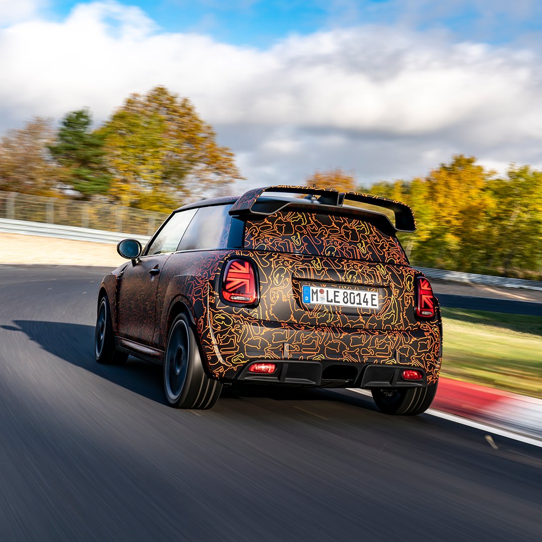 MINI's tweet photo. There is something different about this #MINIJCW…can you spot what it is?

 #ChargedWithPassion https://t.co/qDqco36Yov