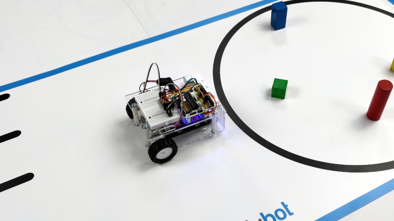 Complubot's tweet photo. #Nuevo Mini Campo de pruebas para robots educativos #MiiBot #CrumbleBot y #Crystalino de 1m x 0,5m con actividades de sumo, saca-piezas y sigue-líneas https://t.co/lbbz1ymGQr https://t.co/O4R1Q95iHc
