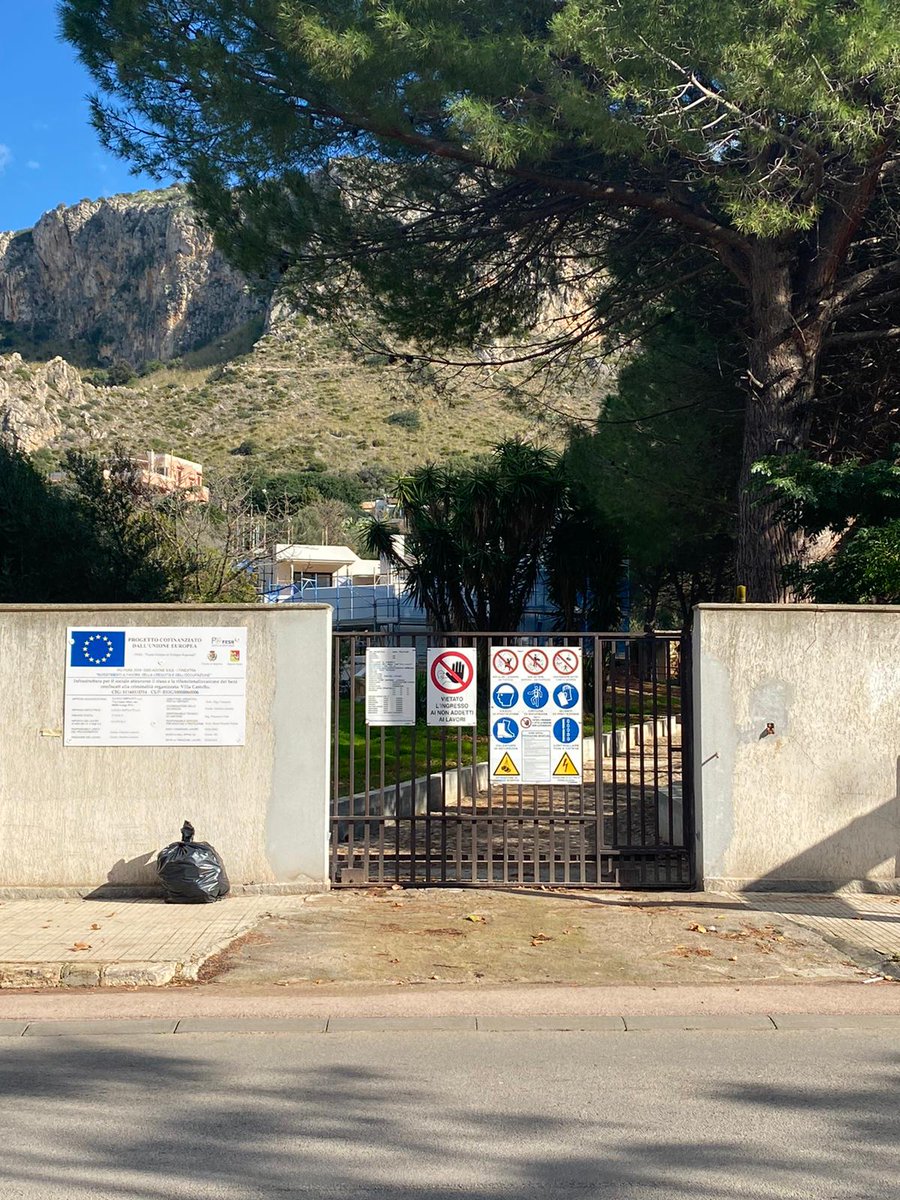 TLegality's tweet photo. Questa è Villa Castello. Come già abbiamo anticipato è un bene confiscato alla criminalità organizzata. Lo scopo del progetto è il riuso e la rifunzionalizzazione di questo bene, che ha un grande potenziale. #opencoesione #asoc2021 #teamdreamersoflegality https://t.co/smdhX5SFnZ