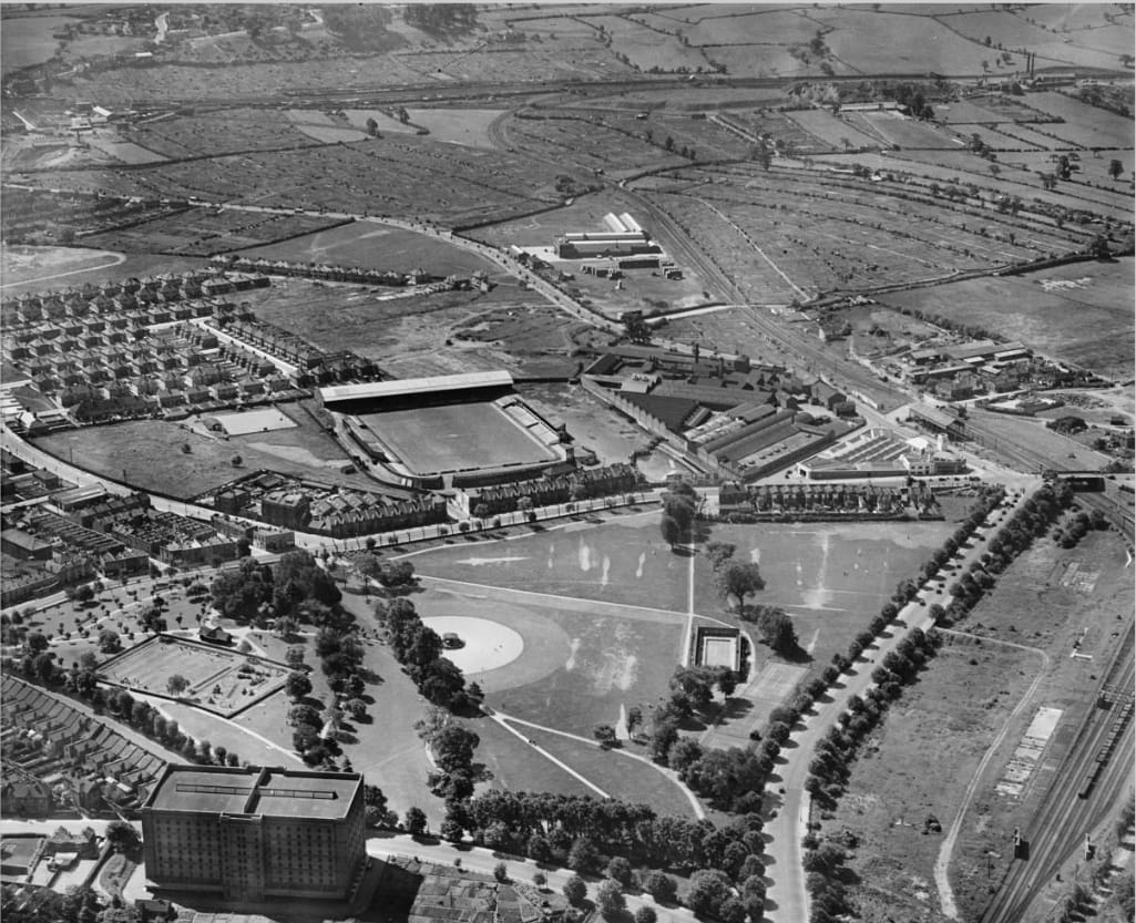 @paul_gtastic @OFAHCentral @OnlyFoolsHQ @BCFC_Supporters Here's one of Ashton Gate in 1933!