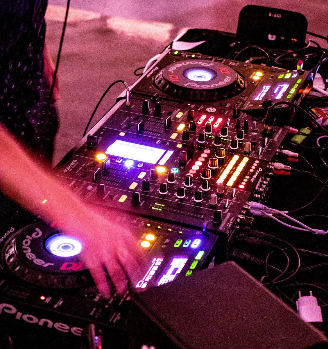 Dirtysoficial's tweet image. 👉Es nostrus llums de Nadal🤟🎄. Enguany no han pogut “brillar” molt, però tornarem🙌🎧!
.
.DIRTYJOBS㊗️🙌
.
.#dirtyjobs #dirtyjobsocean #djsoller #djmallorca