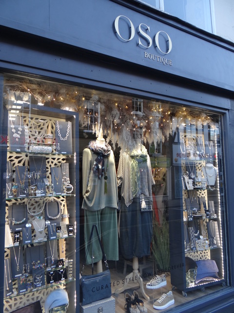 HMGSouthWest's tweet image. &quot;We frequently stock unique and unusual items that you can’t buy anywhere else.&quot; 💎

Local shops like Nat &amp;amp; Jan&apos;s OSO Boutique in #Salisbury bring something different to the local area. 

To unearth the hidden gems near you, visit: bit.ly/FindLocalSW

#SearchLocal #ShopLocal