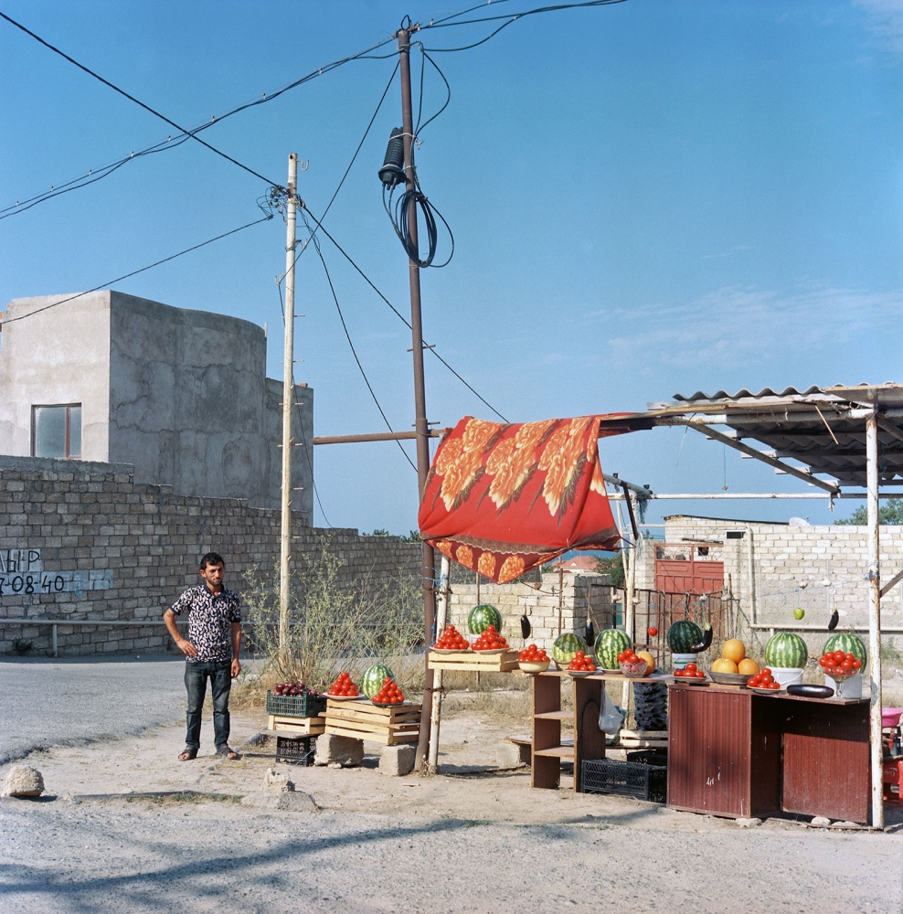 Abşeron rayonunda "Bakı pomidorları" satıcısı.Fotoqraf: Rəna Əfəndi.