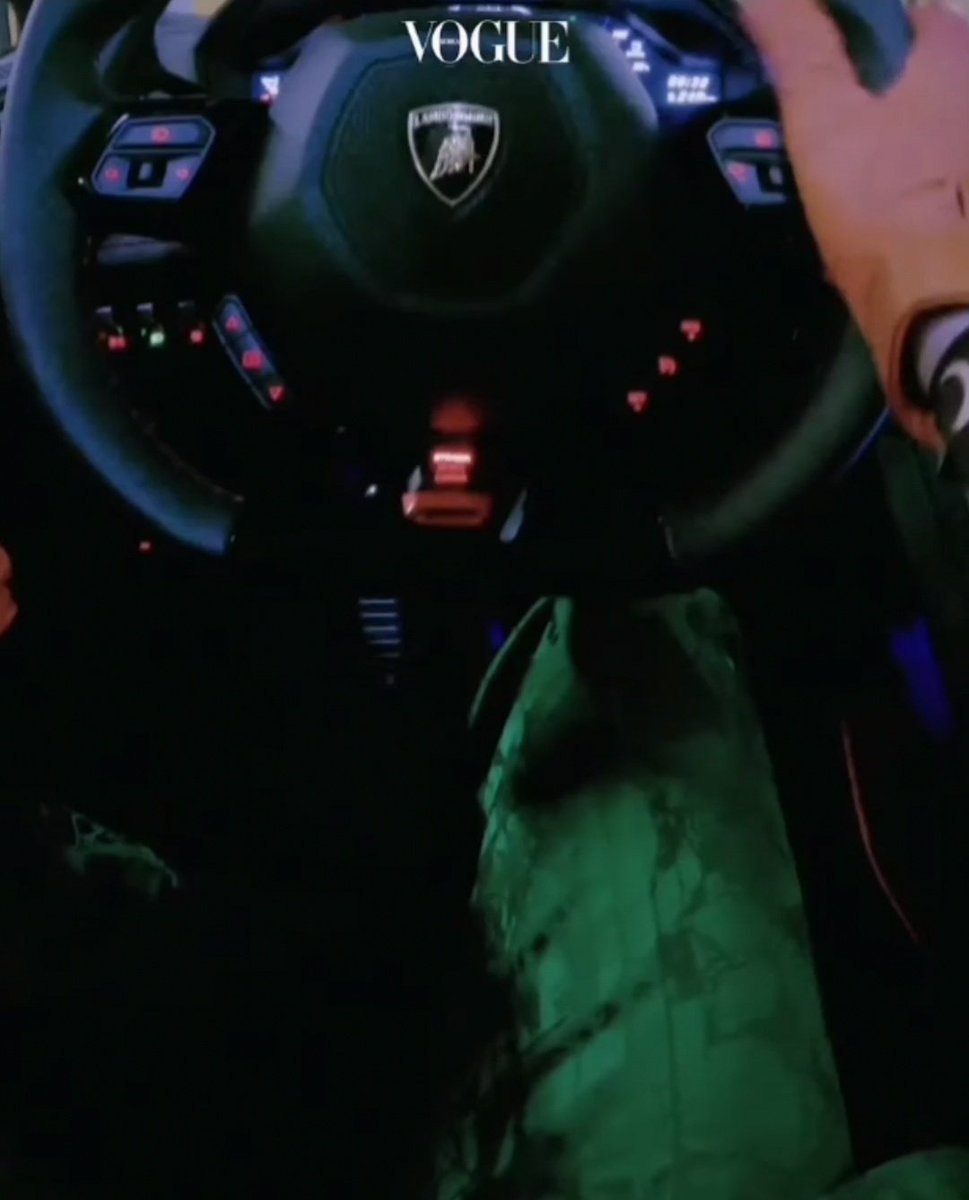 จับพวงมาลัยมือเดียวจริงๆ​ กุกรี๊ดจนหมดลม