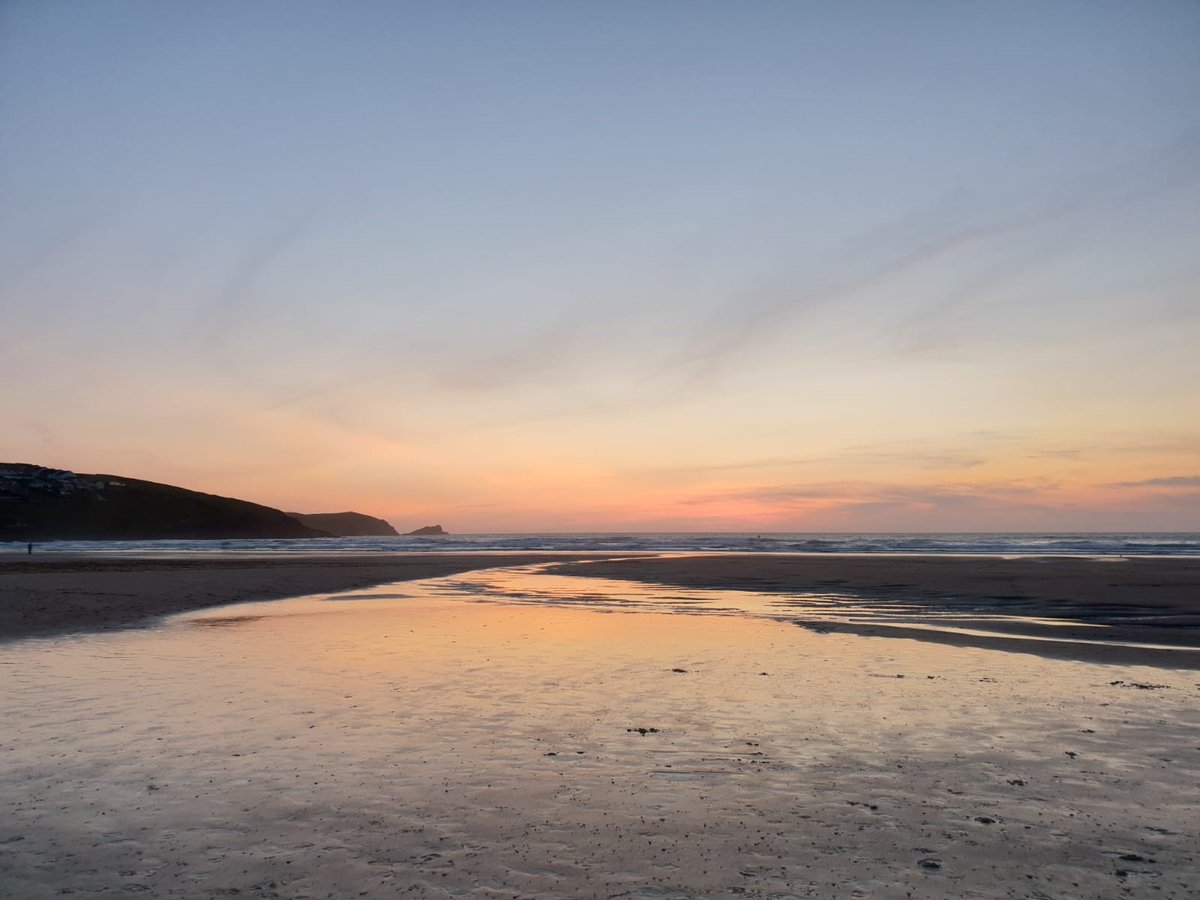 Cornwall is particularly beautiful in winter. Vast (almost) empty beaches, perfect for winter rambles with chunky knits and takeaway coffees to warm those mitts. Wonderfully wild elemental weather makes for some sensational storm watching. Call us on 01637 872519 to book a stay.