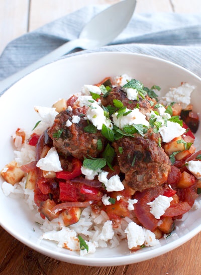 "Durpshap!" Griekse Kofta met rijst, fetakaas en Tzatziki, vanaf vandaag tot volgende week woensdag 😋😋😋
Bel en bestel 073-5022016, alleen nog even warm maken en eten maar! Of online via bit.ly/afhaalmenuDenD…