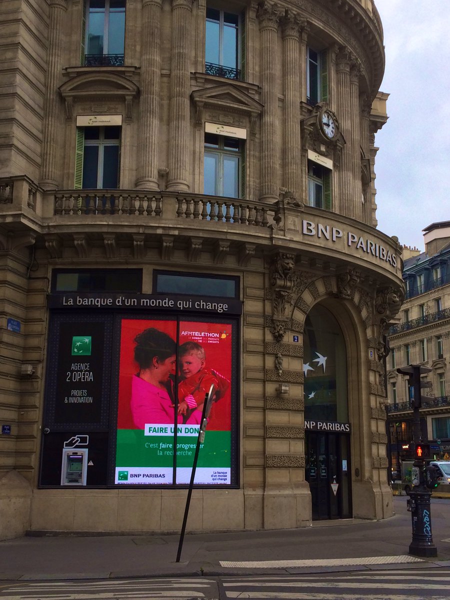 Marie_Aub3's tweet photo. A l’occasion du #Telethon2020 la recherche sur les maladies rares est mise à l’honneur cette semaine sur les vitrines des agences @BNPParibas
📺 Rdv les 4 &amp; 5 décembre pour l’émission @Francetele ! Pour faire un don @Telethon_France ➡️ https://t.co/0qWDUAwyqY https://t.co/DHyXBQ7Szj