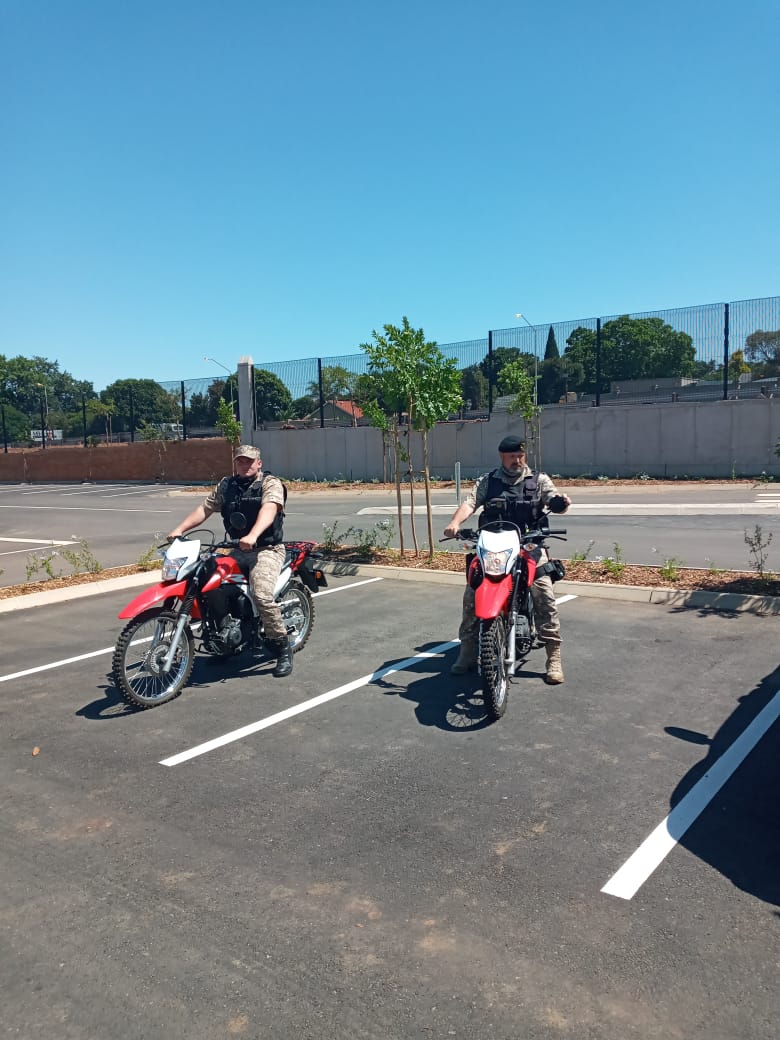 Fidelity_Secure's tweet image. Fidelity Security Services and SCTT unit members conducting a Vispol Operation at Castle Gate.

#FidelitySecurityServices #FidelityInterventionUnits #CastleGate #Keepingyousafe #Securingyourassets