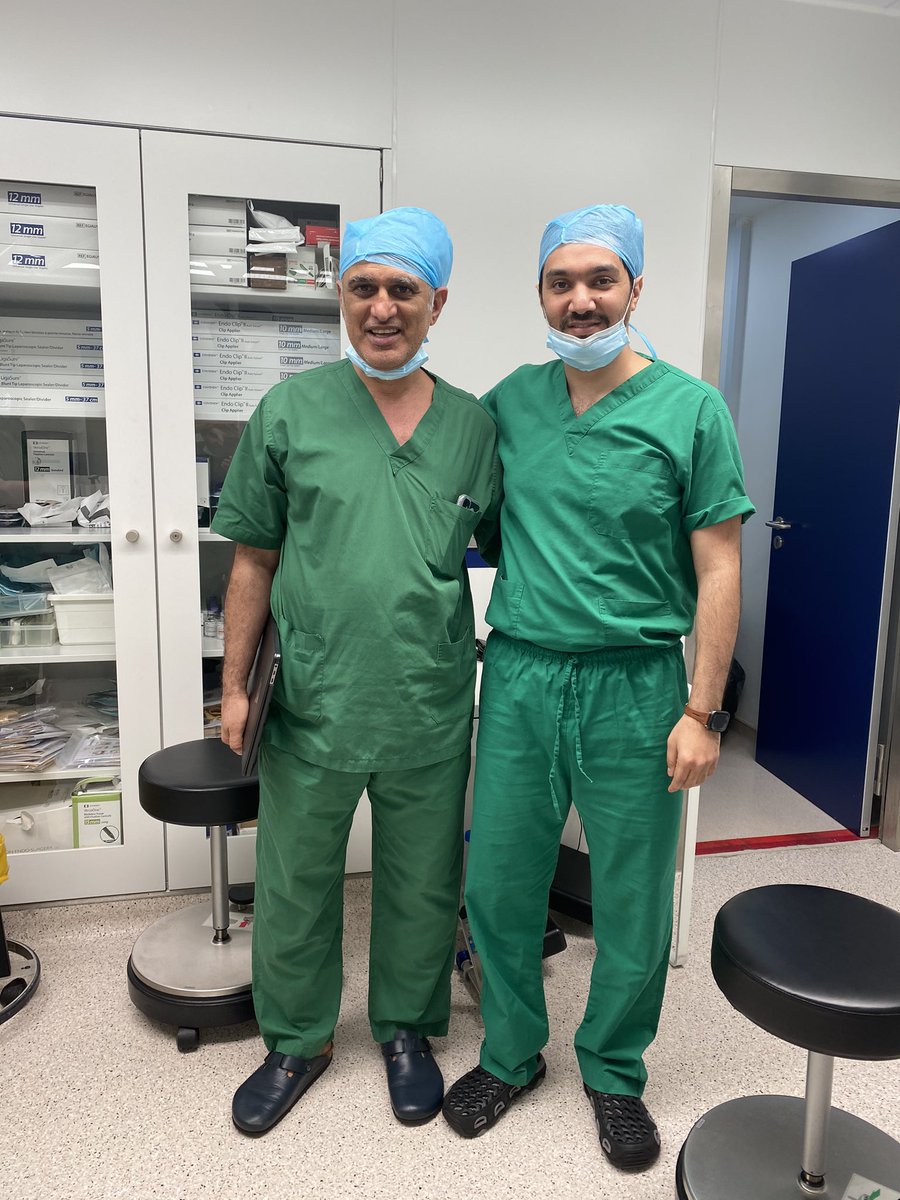 تشرفت بمقابلة الدكتور اسامه الصانع <a href="/drosamahalsanea/">دكتور اسامة الصانع</a> احد اعلام جراحه السمنه والمناظير واستفدت من خبراته بهذا المجال واعتبرها اضافه عظيمه لي د.اسامه متميز بعلمه وعمله وخلقه  وتواضعه شكرا لك د .اسامه