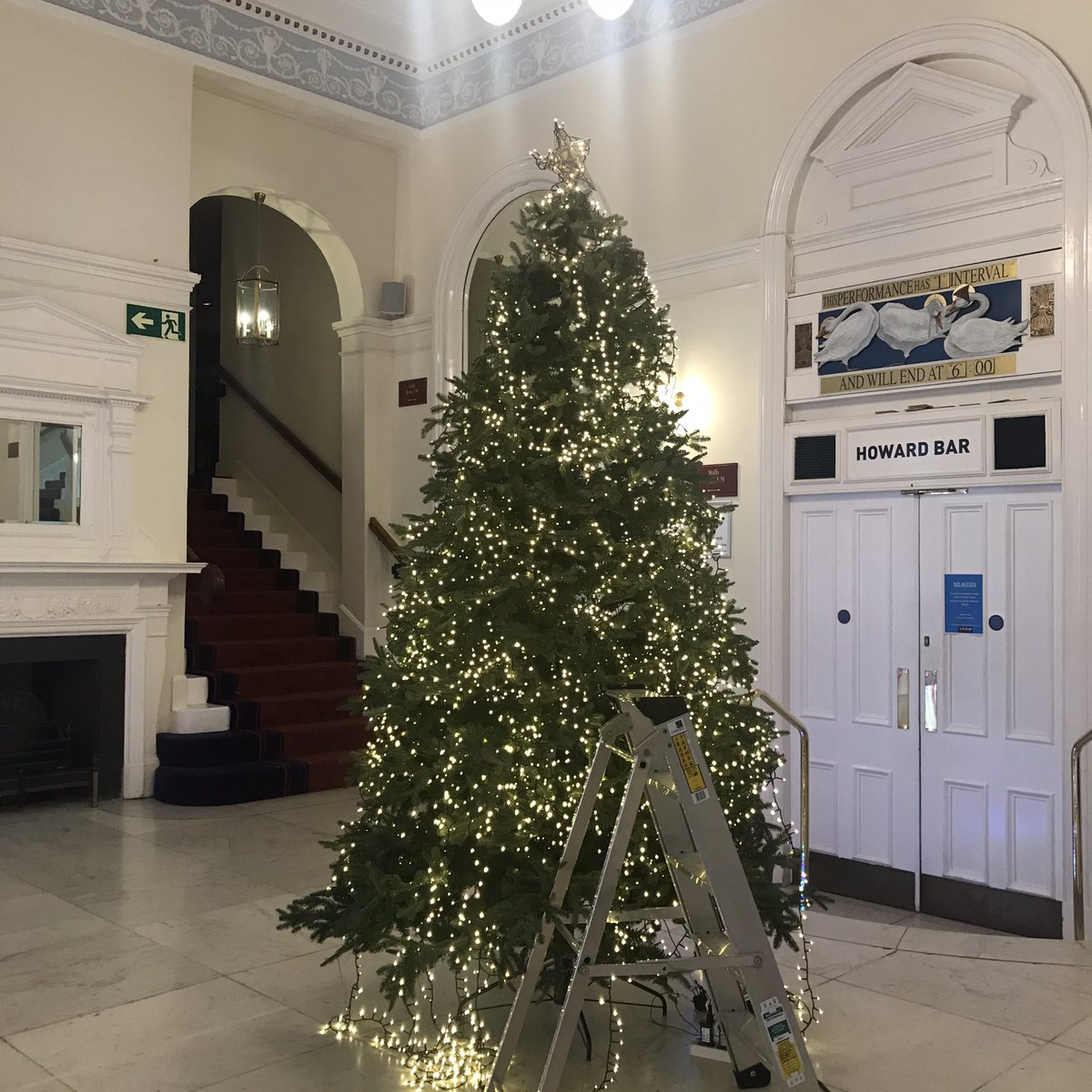 annaorton's tweet image. Perfect metaphor for design - throw as much at it as possible and it will be so busy the impact is 👌 try designing with one set of lights and the positioning and type of light is essential. The old #simplebuteffective trope explained through a Christmas tree