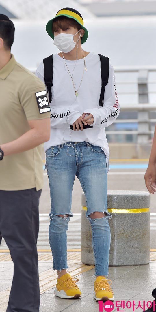 taegiseok in skinny jeans: a thread