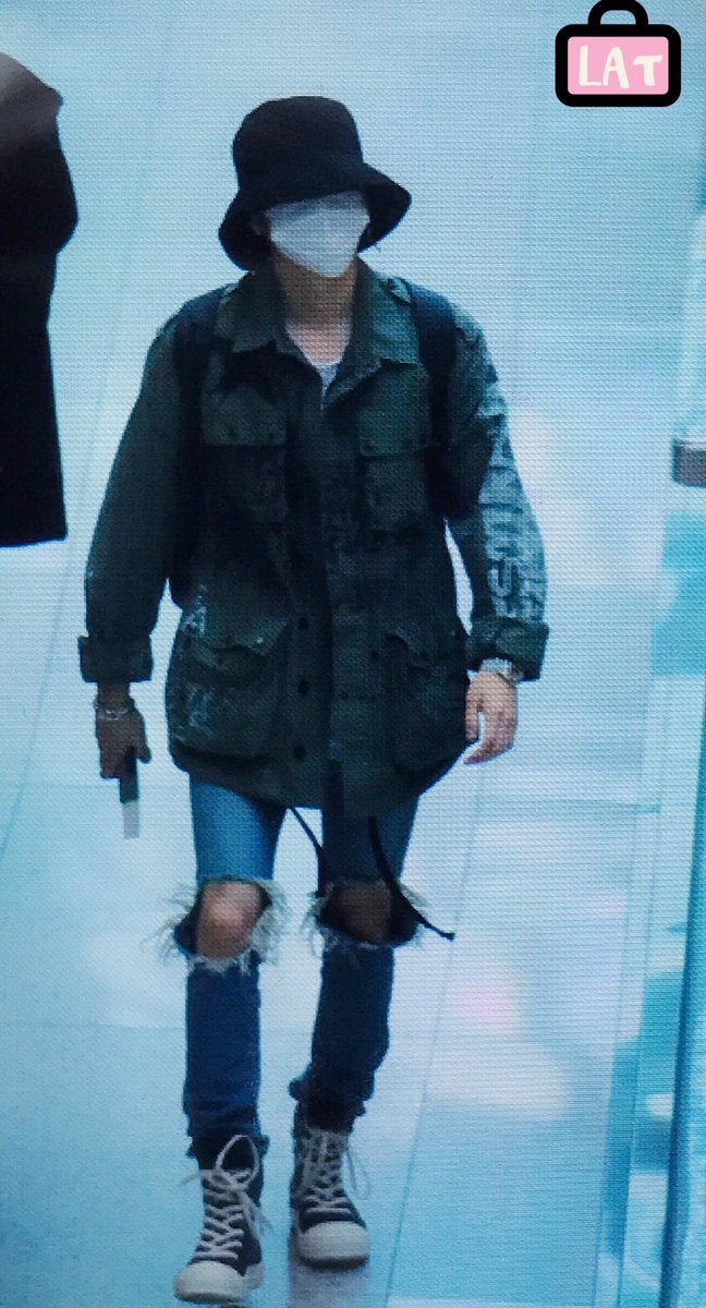 taegiseok in skinny jeans: a thread