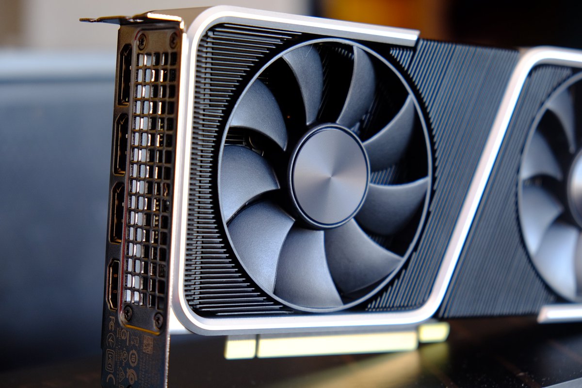 akaJAYpainter's tweet photo. #Nivida 3060 TI Founders Edition.  I have never owned a spiffier looking piece of metal. My #PCBuild / #PCMasterRace makes me quite a happy kid today.  Solid upgrade from my EVGA 1060.  

#ThreeHoursInLine #NotEnoughLayers #ItwasCOLDChicago https://t.co/wk7JgSWmLE