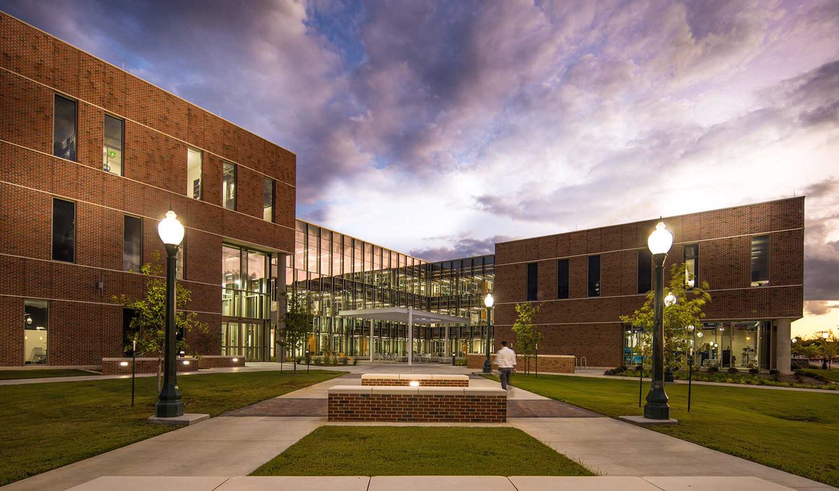 #AGTG Blessed to receive an opportunity to play Division 1 football at Tarleton State University 🟣⚫️ <a href="/iCoachNash/">iCoach</a> <a href="/BryanWebb4/">Coach Bryan Webb</a>