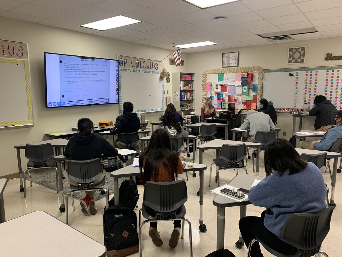 misdadvac's tweet photo. AP CALCULUS with Braswell’s super-engaged class @westmesquitehs @MorrisWMHS #concavity #advancedplacementcalculus https://t.co/Sip8pjEYcx