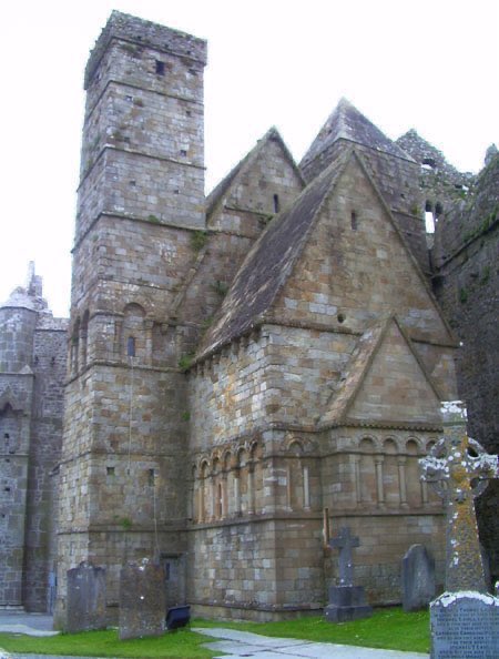 Rock of Cashel, Co Tipperary. Probably the greatest monument in Ireland & anciently the seat of the Kings of Munster. Much of the site is 12-13th C. Of particular note are the Round Tower (c1100AD) & Cormac’s Chapel (1127AD) - a masterpiece of Hiberno-Romanesque