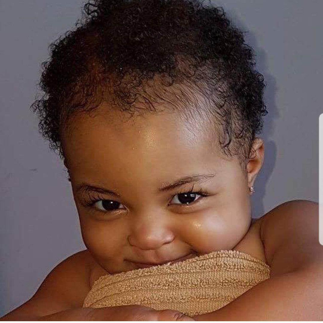 So while we was busy kissing  me. I heard his zip go down in my mind am like akangazi lo akazothola nex. Ay moguy was busy with my boobs. While i was touching his face and all, i didn't wanna touch his dick cause i knew things would go south 