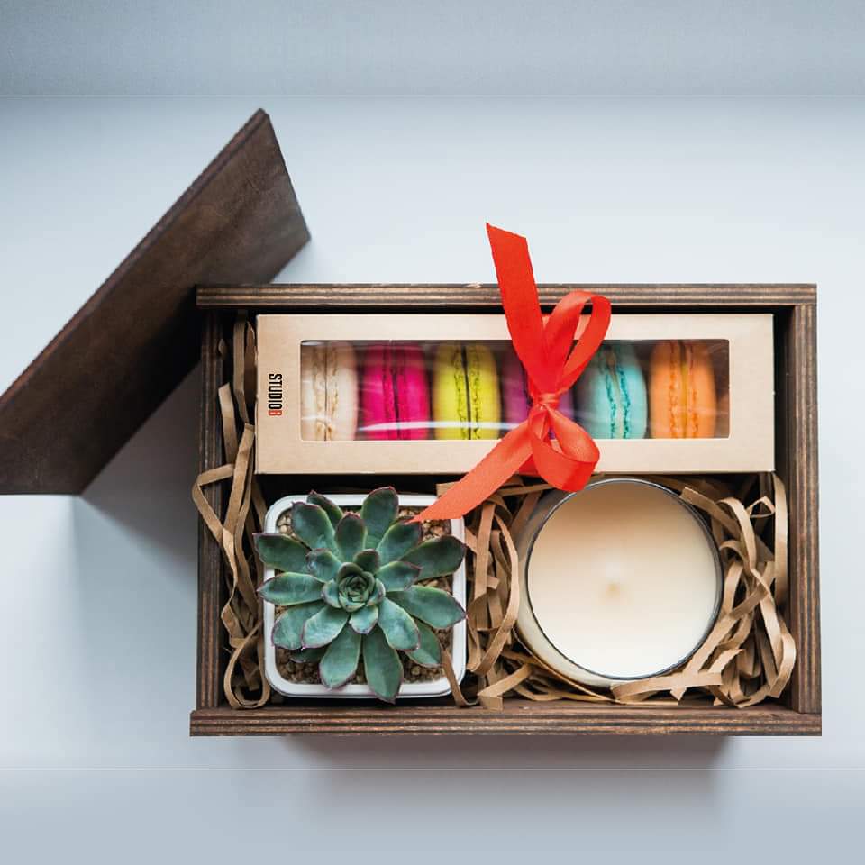 StudioB_MX's tweet photo. ¿Ya tienes tus regalos corporativos? 
Nosotros te ayudamos... Generamos la idea, la hacemos realidad y realizamos las entregas en donde tú nos indiques. ¡Contáctanos! 📲📩
#regalos #regalosoriginales #regalospersonalizados #regalosfindeaño #regalosempresariales #creatividad https://t.co/IBzKGm1NFl