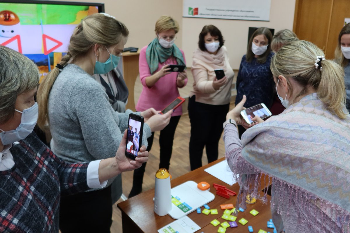 MatataStudioEDU's tweet photo. We had a brilliant time at the offline Matatalab event in the Republic of Belarus. 

The event was presenting the implementation of STEM learning for 5-7 year olds without the use of computers.

#Matatalab #Stem #StemEducation #theBestInvention #IdealLab #Creativity https://t.co/VRYmGy75s5