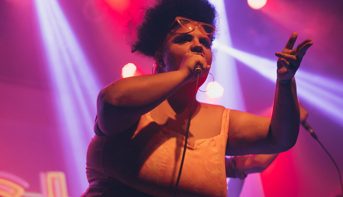 🎶 Música en la Terraza de El Recoleta
La cantante, tecladista y compositora Acus presenta el show Peluche Peligroso 👩‍🎤, un recital que fusiona funk, pop latino y hip hop.
📅 Viernes 4/12 a las 19h
📍 Junín 1930
Reserva de entradas gratuitas 👉 bit.ly/2I2HirJ