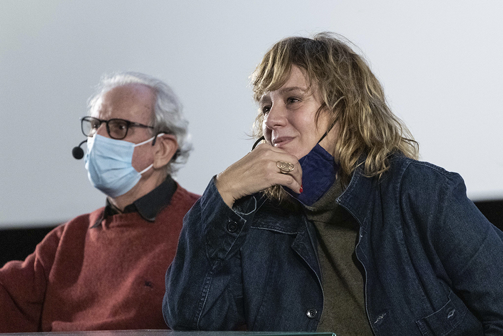 Academiadecine's tweet photo. El equipo de Besos para todos se reencuentra 20 años después #enlaAcademia 
https://t.co/Rq83lsvrje https://t.co/5sHpKjZGkv