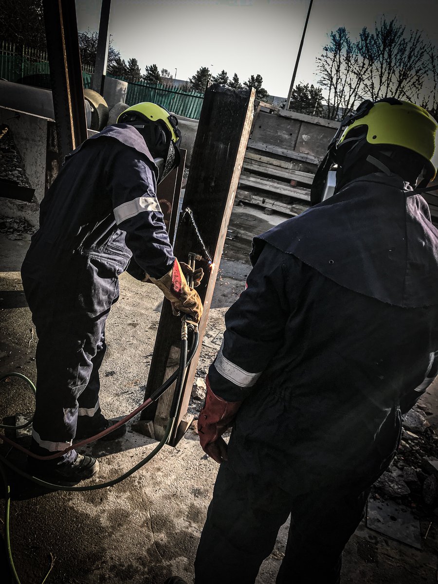 usar_twfrs's tweet photo. First day of our two day specialist cutting course - various techniques including plunge cuts, bolt removal and sit cut using both Broco and Petrogen. #USAR technicians also carried out a Rescue Saw exercise!

@USAR_Capability @BrocoRankin @STIHL_GB @Safequip_Ltd https://t.co/cccBRrIqmw