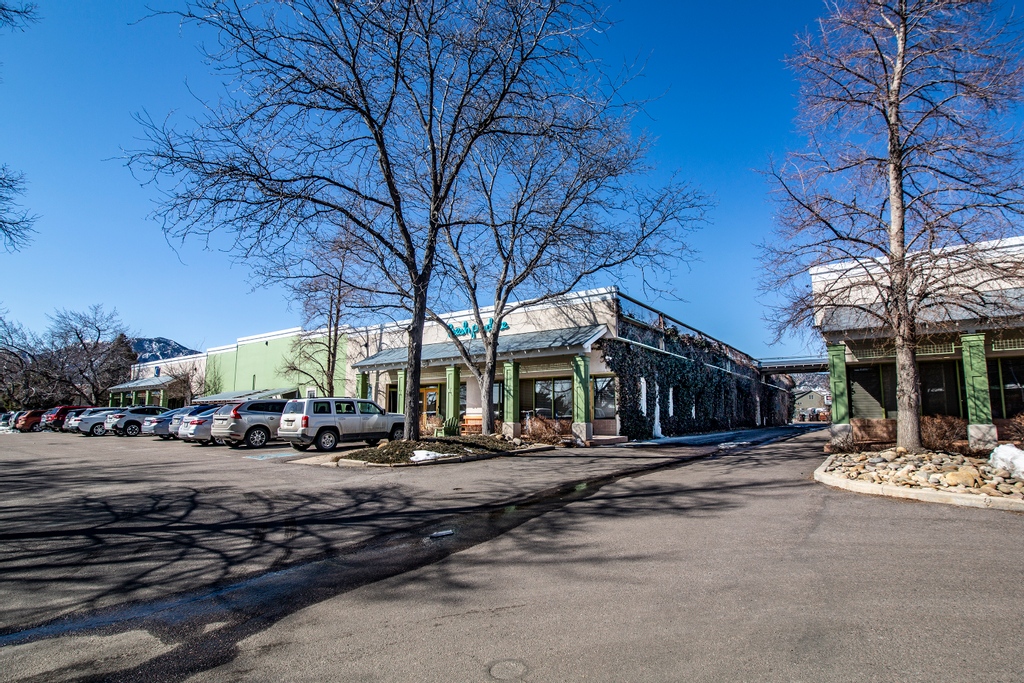 ColoradoGroup's tweet photo. #justsold 2865 &amp; 2885 Wilderness Place #boulder.  The industrial buildings have a total of 44,700+ SF. @scottpcrabtree @bouldersmith &amp; Liz Amaro represented the buyer here. Scott, Christian &amp; Liz help their clients achieve their real estate goals. Call them! #commercialrealestate https://t.co/A5iG7BzVal