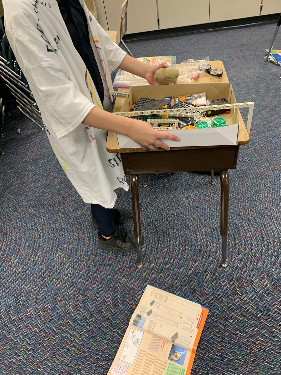 Look at our fourth graders crushing their robotics coursework! <a href="/AliefISD_CIA/">Children Interacting Afterschool</a> <a href="/AliefISD/">Alief ISD</a> <a href="/ChambersCharger/">Chambers Elementary</a> #robotics