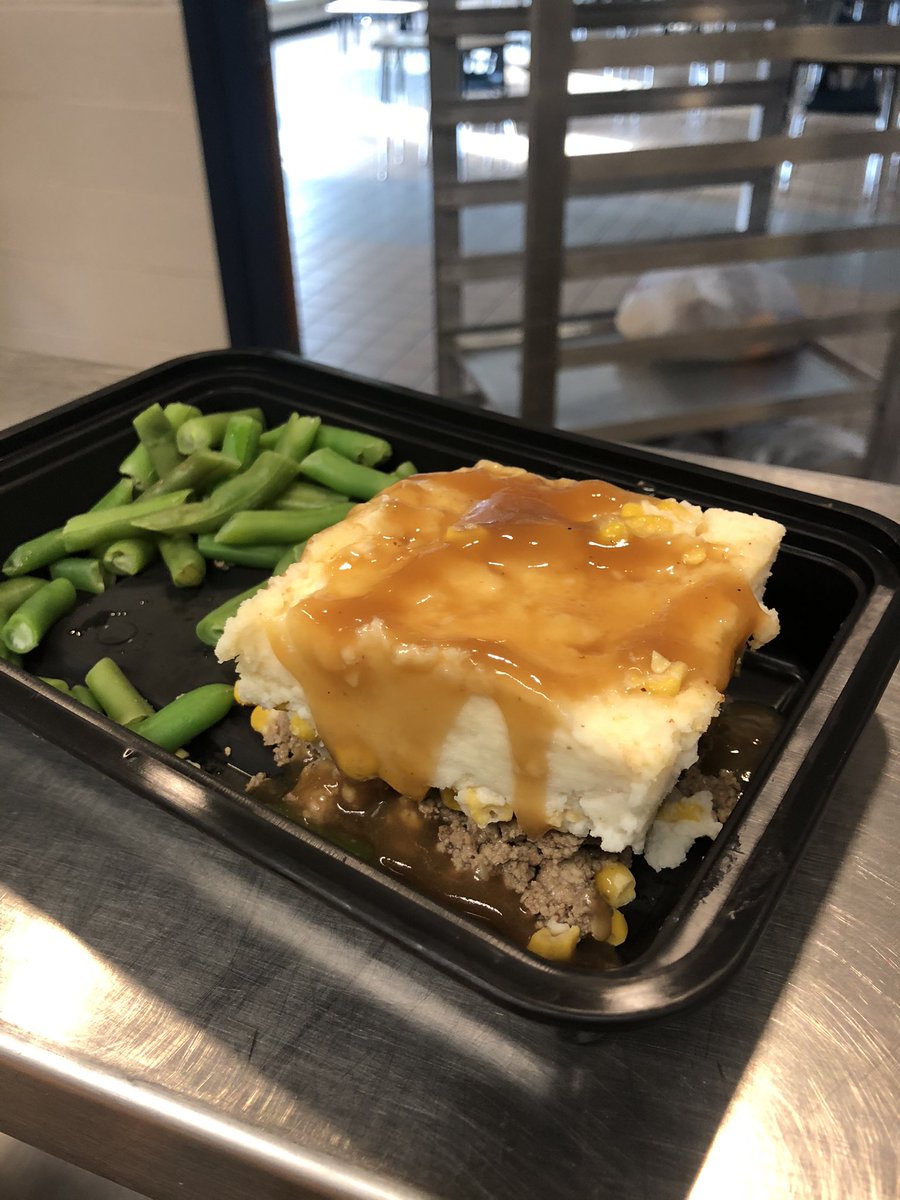 I may have gone overboard on making Shepherd Pie! Did you know this is actually called a Cottage Pie?! Traditional Shepherd pie is made with lamb, peas, carrots and mashed potatoes. 🌽🥔🐮@cms_grizzlies