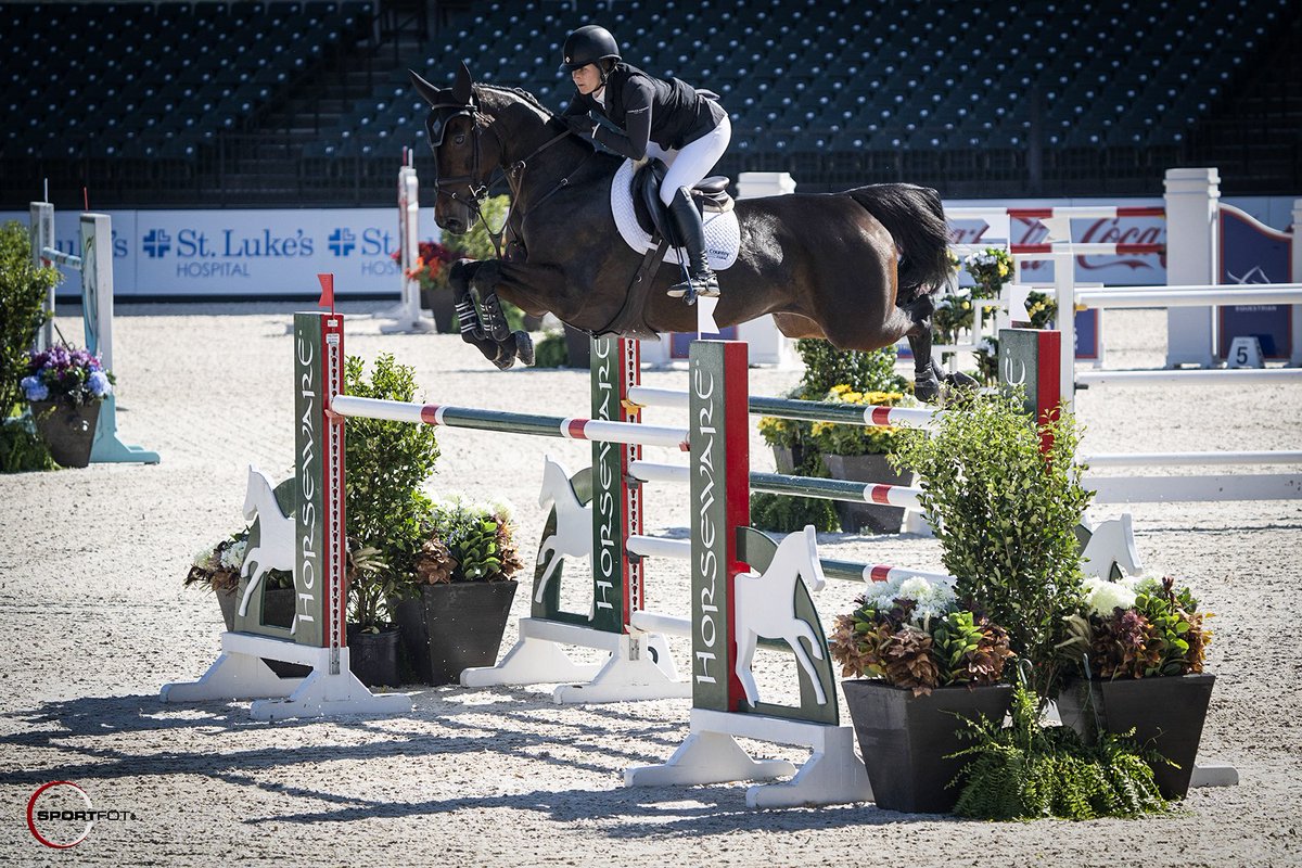 bestjumpingmed's tweet photo. Sydney Shulman and Villamoura Victorious in $37,000 Horseware Ireland Welcome Stake CSI3*. https://t.co/OV5GXfSU8i #BestJumpingMedia #showjumping #Israel 🇮🇱🇮🇱🇮🇱 #usa🇺🇸 #tryon @TryonResort #equestrian #jumping #rider #riders #horse #horses https://t.co/ISn15Sbu4n