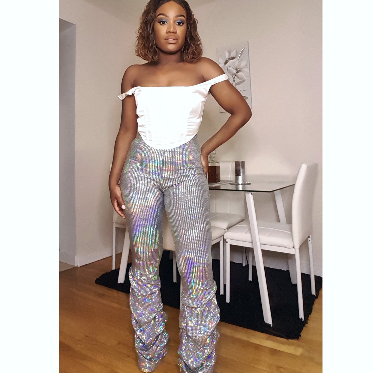 esmesfashionmtl's tweet photo. Holiday inspo look:Are you ready to celebrate the end of 2020....what will you be wearing?
.@FashionNova pants, .@Missguided top

#Fashionista #fashionnova #novababe #babesofmissguided https://t.co/O3wsxyghXe