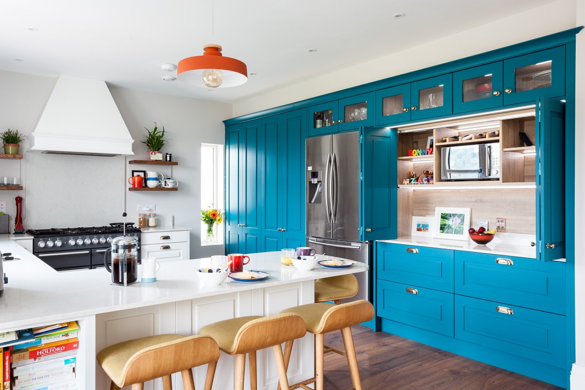CelticInteriors's tweet photo. This @CelticInteriors #kitchen is a Double Shaker style, painted in White &amp; Hummingbird. The worktops are Snowy Ibiza quartz.
#interiorlovers #homeinspiration #homedesign #homeinspo #kitchendesign #irishmade #irishkitchen #hellocork #madeincork #irishinteriors #madeinireland🍀 https://t.co/l1UzpMc1fv