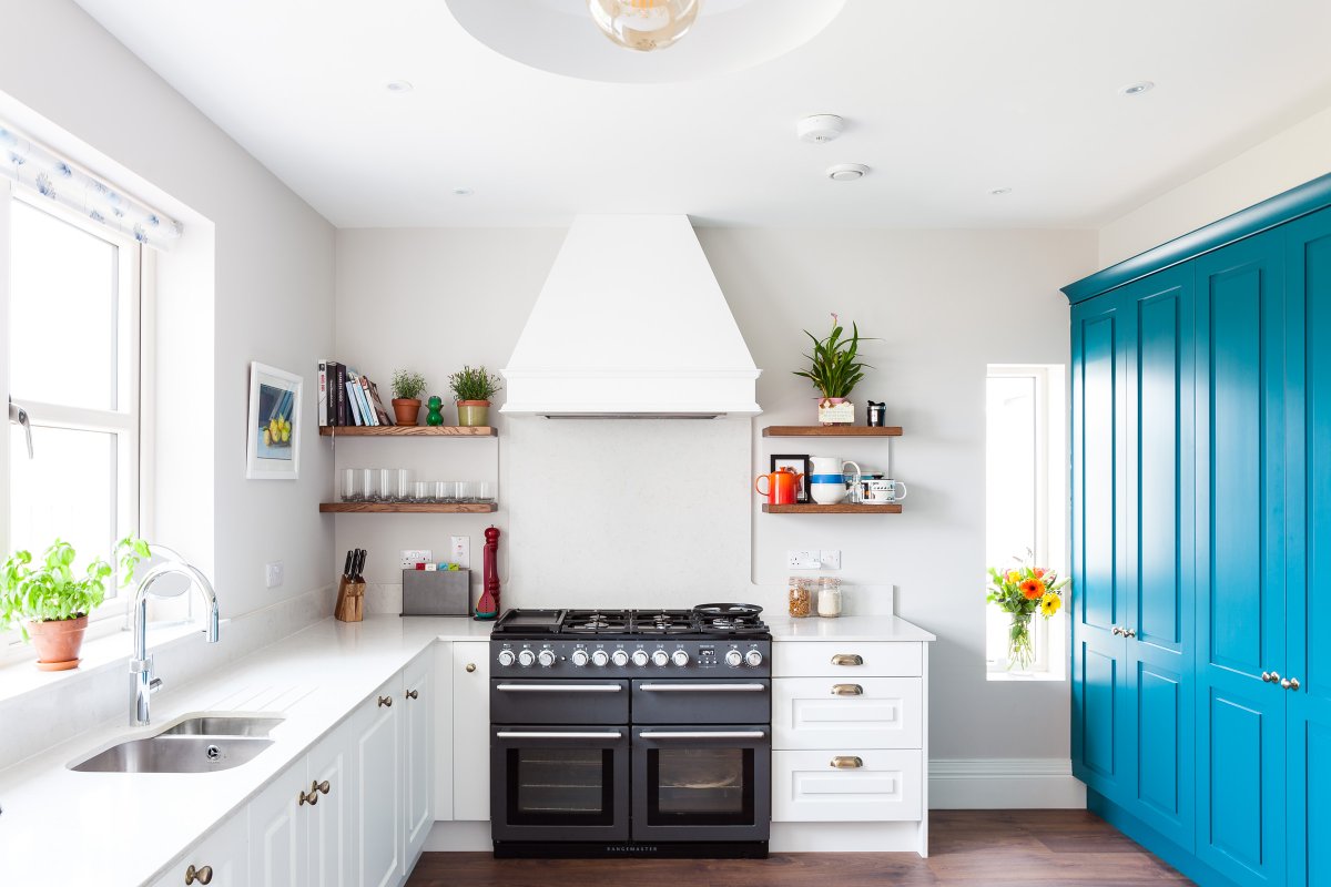 CelticInteriors's tweet photo. This @CelticInteriors #kitchen is a Double Shaker style, painted in White &amp; Hummingbird. The worktops are Snowy Ibiza quartz.
#interiorlovers #homeinspiration #homedesign #homeinspo #kitchendesign #irishmade #irishkitchen #hellocork #madeincork #irishinteriors #madeinireland🍀 https://t.co/l1UzpMc1fv