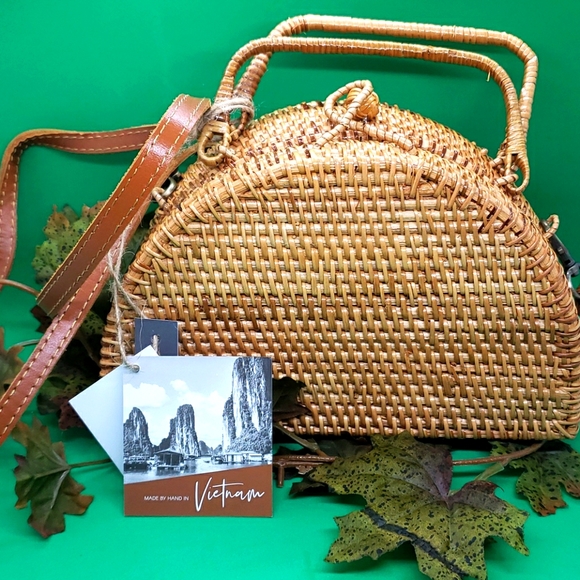 acm_fashion's tweet image. So good I had to share! Check out all the items I&apos;m loving on @Poshmarkapp from @beckyjrn #poshmark #fashion #style #shopmycloset #anthropologie #madeinvietnam #foleycorinna: posh.mk/rJ3IBrKuTbb