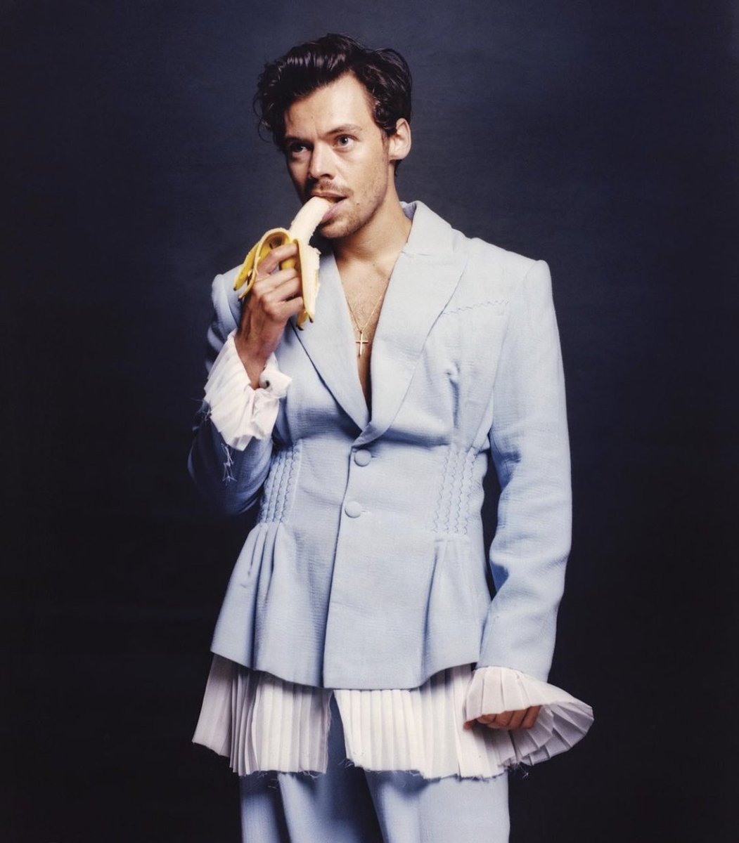 KyleMarlett's tweet photo. Me - 2015
Harry Styles- 2020
#trendsetter #harrystyles https://t.co/cBoGSgocBs