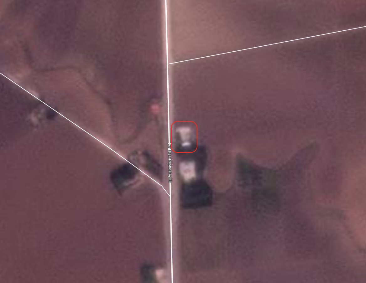 While this structure to the east isn't visible on the latest Google Earth imagery (Sept 2019), construction in the location can be seen on  @planetlabs imagery over 2020. (8/10)