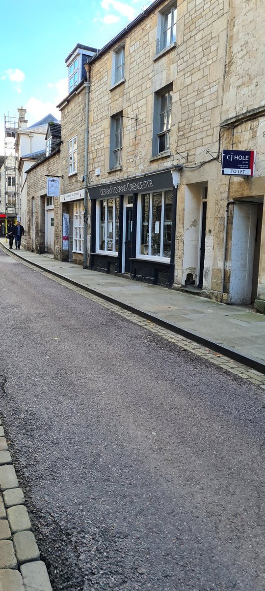 OPEN FOR APPOINTMENTS!! 💥 glad to be back 👏 this is our busiest time of year 🎄 book your showroom appointment now yo avoid disappointment 📧😁 #cirencester #thecotswolds #gloucestershirebusiness #cirencestercarpets #flooringspecialist #cotswoldbusiness