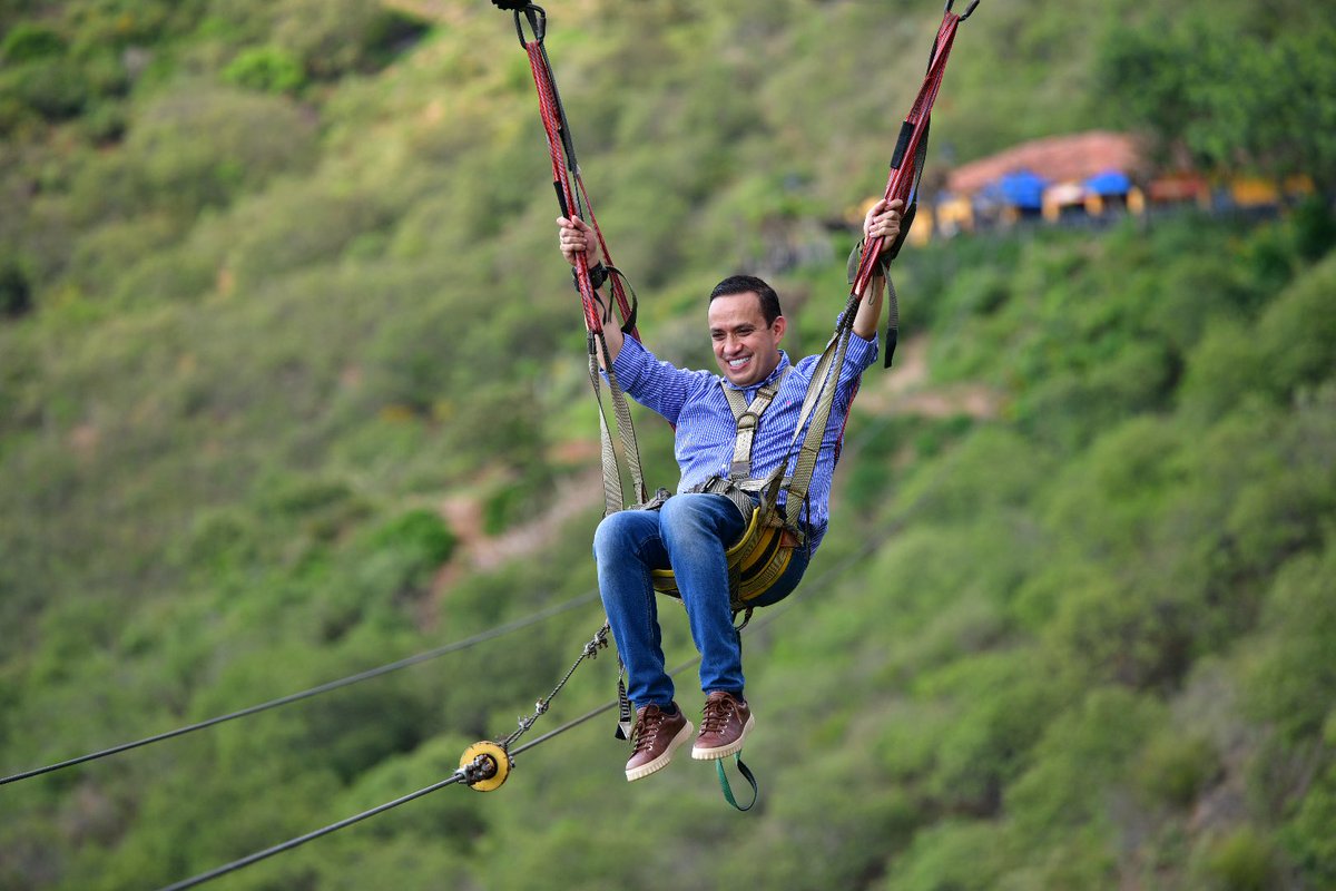 MAguilarHurtado's tweet photo. ¡Feliz aniversario @panachioficial!

Son 14 años llevando diversión, aventura y momentos inolvidables a las familias santandereanas. Como pilar del turismo sostenible, ¡deseamos que sean muchos más haciendo de nuestro departamento un #SantanderParaElMundo🌍! https://t.co/nkLDqg83OX
