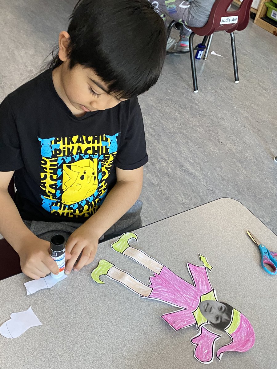 Oh the magic of Elf frenzy!Welcome Fiddlesticks and Peppermint Sprinkles to grade one! One “yet to be named” has shown up in grade 4, as persuasive letters were written to plead for an elf this year! <a href="/EICSCatholic/">Elk Island Catholic Schools</a> <a href="/MrsHolt1995/">Mrs. L Holt</a> <a href="/MsSJBennett/">Stephanie Bennett</a> <a href="/JackieComartin/">Jackie Comartin</a> @missmenzak <a href="/MrHiggins93/">Mitchel Higgins</a>