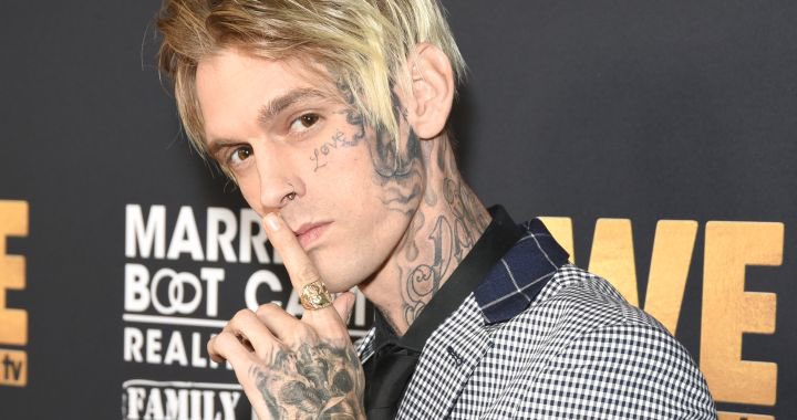 Housekittykat's tweet photo. @ashleymve Why does he look like Aaron carter to me? https://t.co/qfbWol2UOi