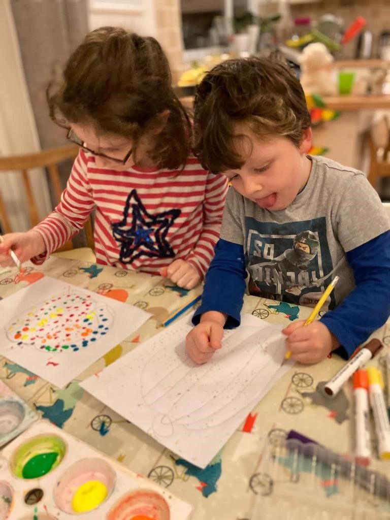 TheBrainCharity's tweet photo. Our #BrainChangerArtsProject kids have created dotty pumpkin pictures inspired by #YayoiKusama. The free Zoom classes bring the benefits of OT to children who otherwise couldn't access it. 
Next sessions (all 5-6pm):
🖍️Dec 3
🖍️Dec 10
🖍Jan 7
Sign up: https://t.co/29tUPkQv7l https://t.co/0vOWE8L5NJ