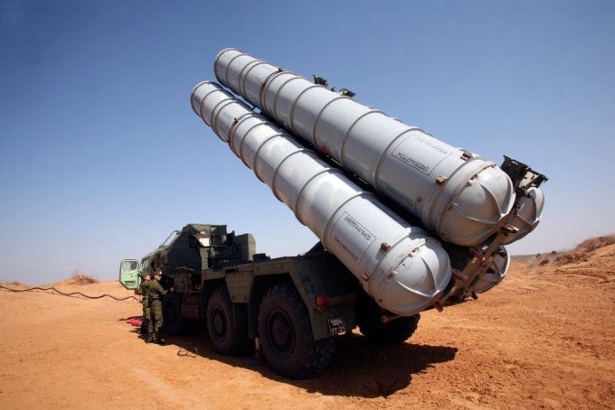 BATSAIKHANBSU's tweet photo. Оросууд Курилийн 4 арлын Итуруп дээр С-300В4г дэлгэн байрлуулж.Үүнд Японууд ихэд дургүйцэж эсэр��үүцэж байна л даа.Оросууд эргэн тойронд байгаа улс болгонтойгоо хэрүүлтэй.Японтой харилцаа сайн байвал ядаж амьдрал ахуйд нь нэмэртэй баймаар.Шоронгоос гараад нийгэмшдэггүй хүн шиг. https://t.co/ha62Pe2O5m